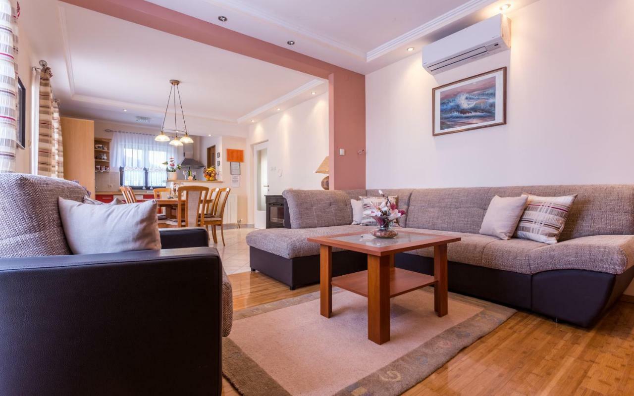 Apartment Smilja Malinska Eksteriør billede